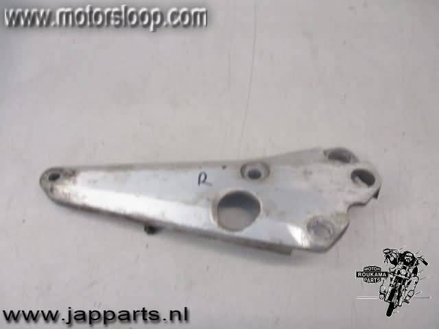 Suzuki GS450L Soporte estribera derecha