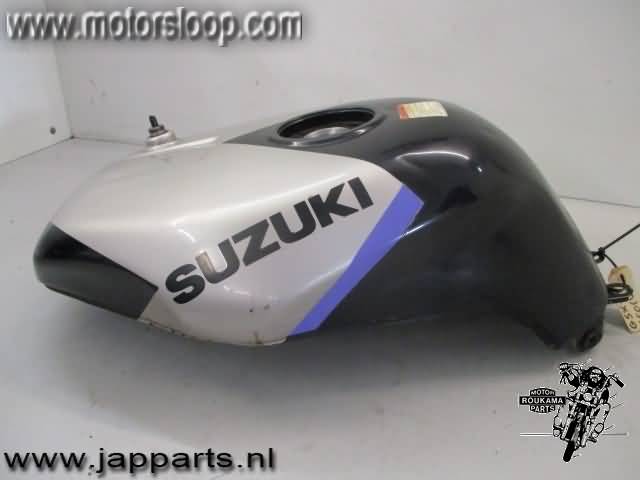 Suzuki GSX-R750W Deposito gasilina negro