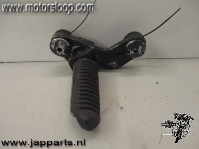 Suzuki GSX600F(GN72) Estribera con soporte delantera derecha