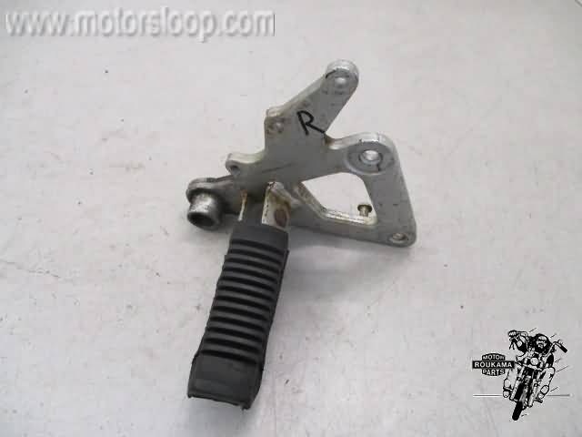 Suzuki GS500E Voetstep met houder rechts voor