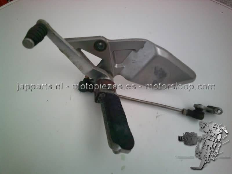 Suzuki RF600R Soporte estribera izq.con pedal marcha
