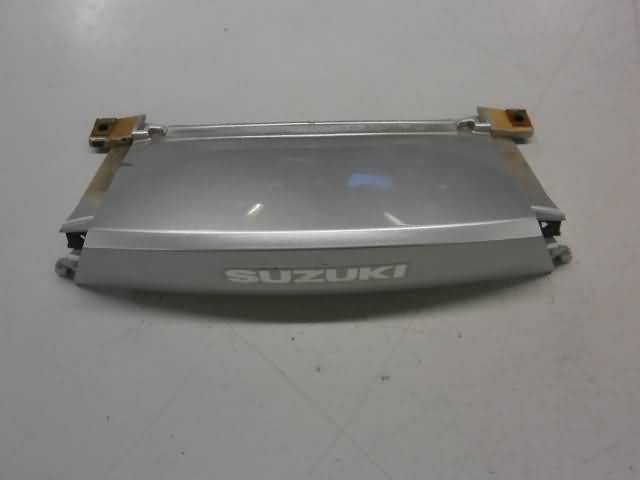 Suzuki AN400 Kapje achterzijde met logo