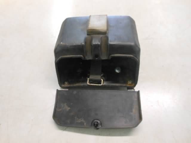 Suzuki GSX550(GN71) Gereedschapbakje