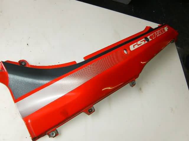 Suzuki GSX750F Tapa lateral izquierda roja