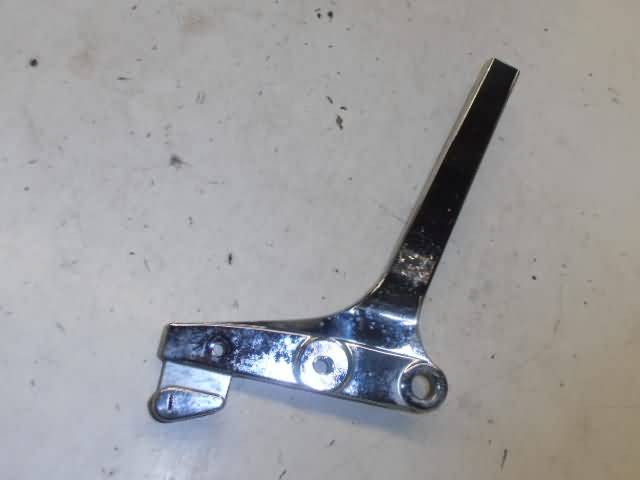 Suzuki VS800GL Rugsteunbeugel links