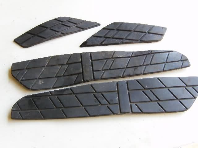 Suzuki AN400 Voetrubbers