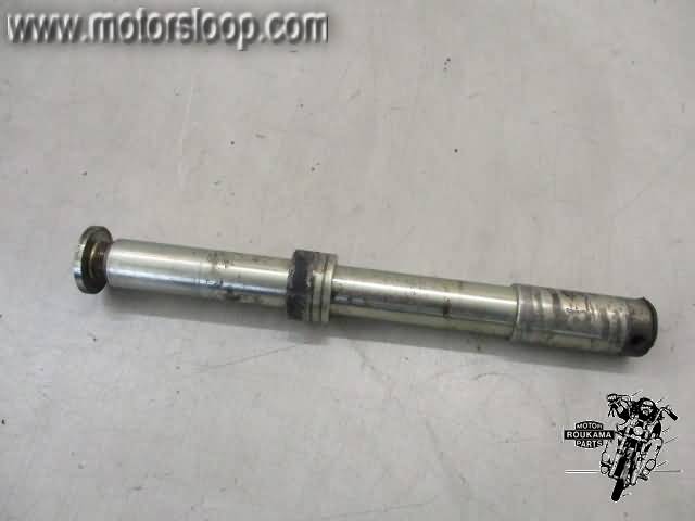 Triumph Sprint 900(T300A) Voorwiel as