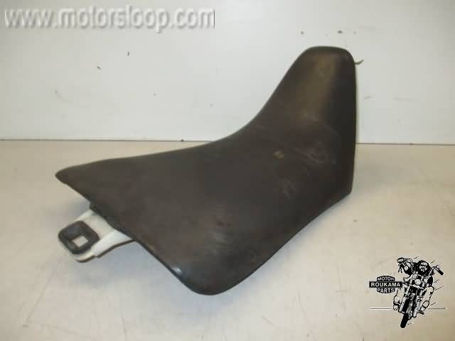 Yamaha FZR600(3HE) Zadel voorste deel