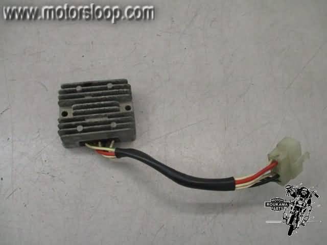 Yamaha XJ750K Spanningsregelaar