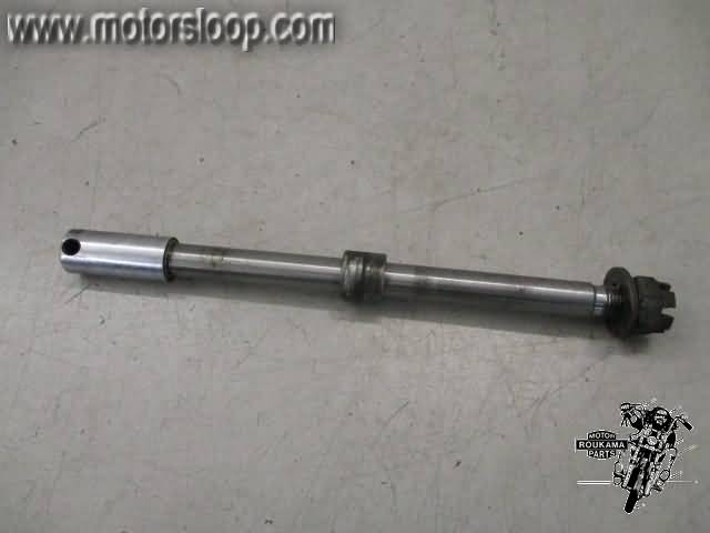 Yamaha XJ750K Front wheel axle
