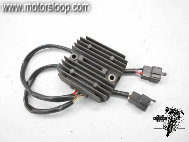 Yamaha YX600 Spanningsregelaar 1