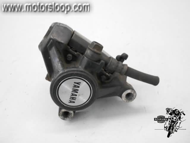 Yamaha YX600 Remklauw rechts voor