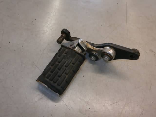 Yamaha XVZ1300(3JS) Voetstep links voor 1NL-27410-01-93