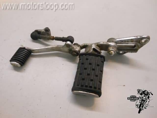 Yamaha XVZ1200(47G) Estribera delantera izquierda con pedal de m