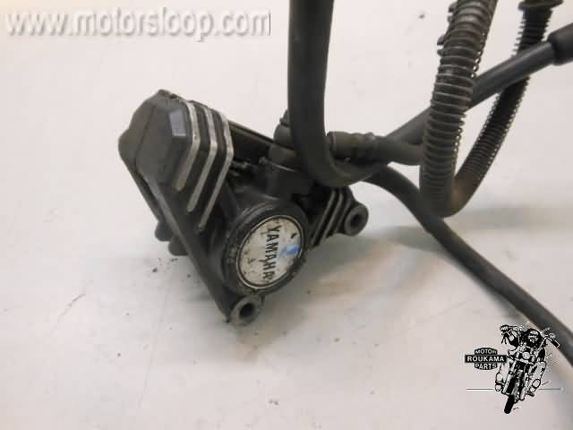 Yamaha XVZ1200(47G) Remklauw rechts voor 26H-25810-03