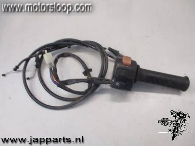Yamaha BT1100(RP05) Handlebar switch right with throttle