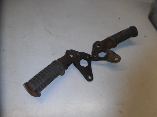 Yamaha XS500 Estriberas trasera 447-27431-00