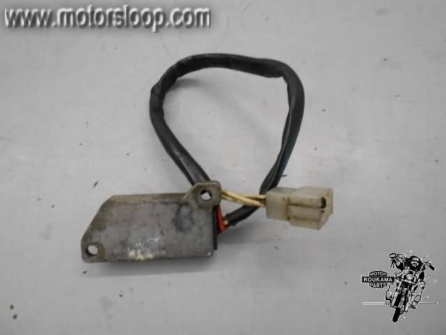 Yamaha XV535 Spanningsregelaar