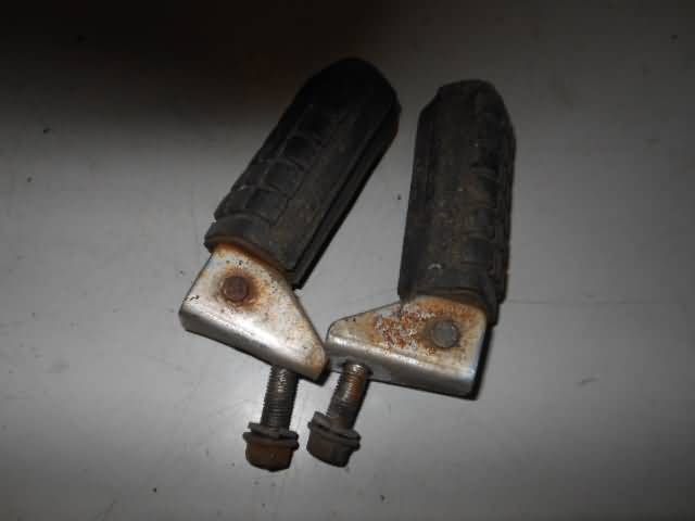 Yamaha XJ750K Rear footpegs 5G2-27430-00-00 & 5G2-27440-00-0