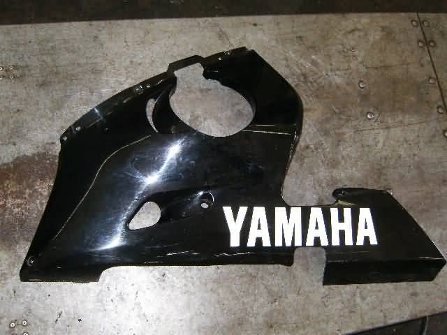 Yamaha YZF-R6(RJ031)Kuipdeel links onder zwart