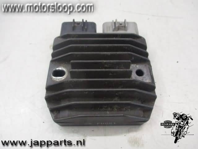 Yamaha FJR1300A(RP08) Spanningsregelaar