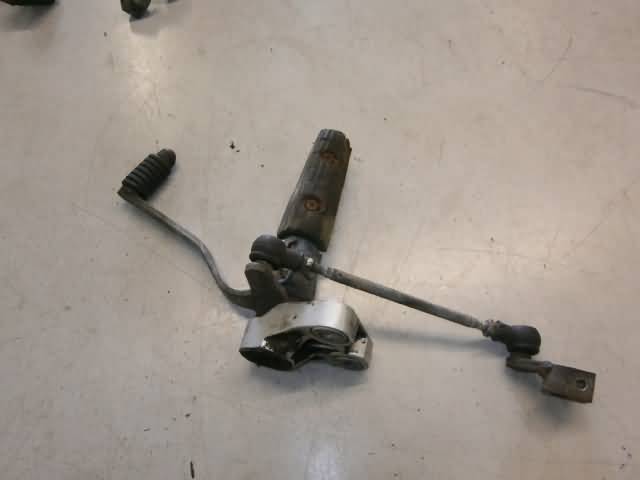 Yamaha FZR600(3HE) Footpeg left front with shiftpeg 3HE-27442-00