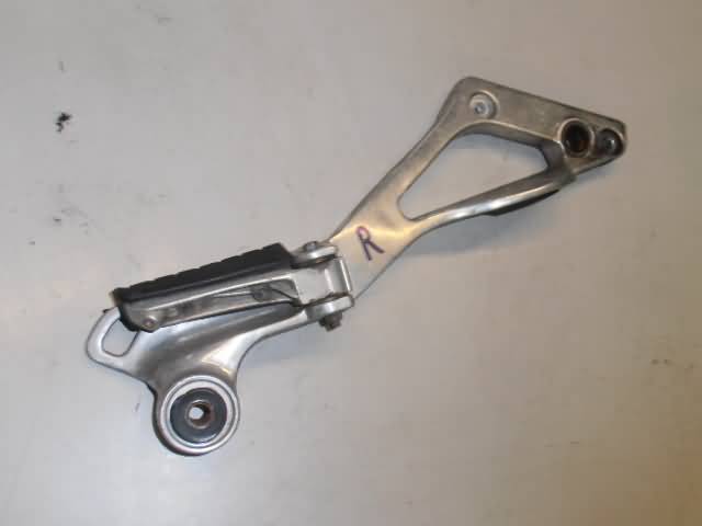 Yamaha TDM850(4TX) Soporte estribera derecha 4TX-27422-00