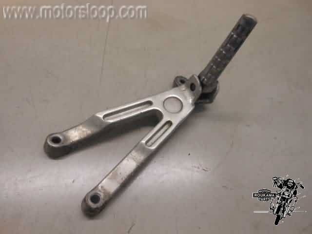 Yamaha FZR400(3BF) Footpeg holder right rear