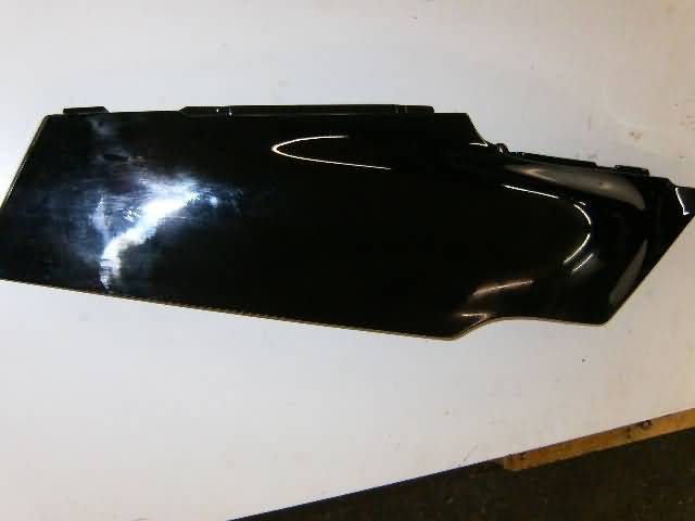 Yamaha FZR600(3HE) Right Sidepanel Black