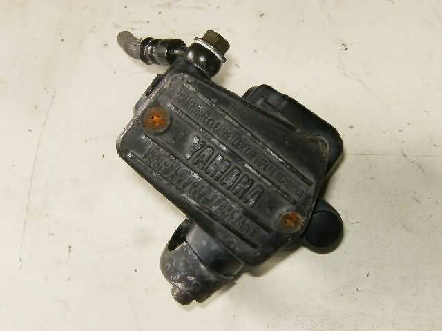 Yamaha FZ600(2HW) Rempomp Voor 36Y-25850-01-00