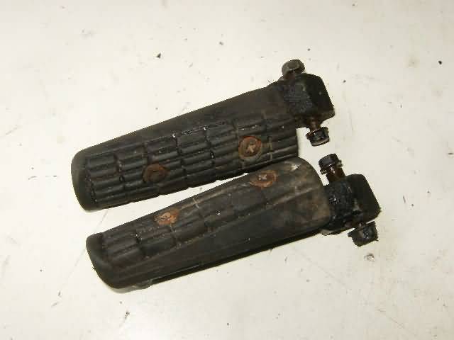 Yamaha FZ600(2HW) Voetsteps achter rubber