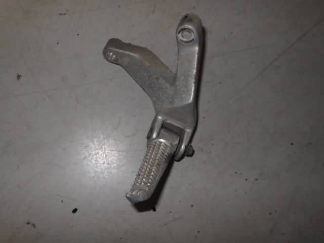 Yamaha YZF750R(4HD) Footpeg rear left 4FM-27430-10