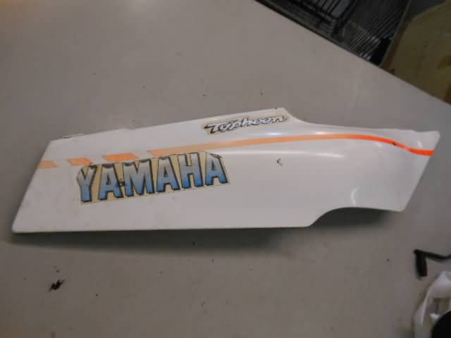 Yamaha FZR600(3HE) Zijkap rechts wit